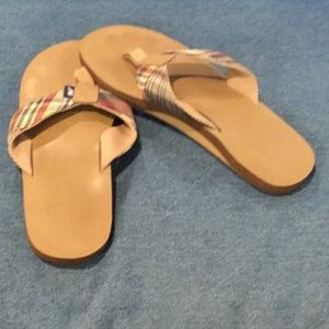 Men’s size 8 Vineyard Vines Madras Flip Flops